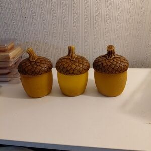Yellow and Brown Acorn Decor Set